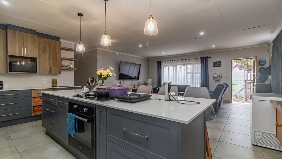 3 Bedroom Property for Sale in Fraaiuitsig Western Cape